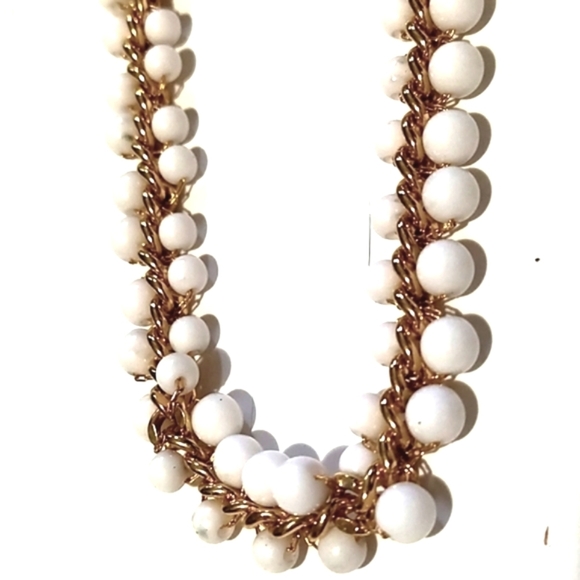 NAPIER VINTAGE WHITE BEADED 20" NECKLACE-VINTAGE MONET BEADED 7.3" BRACELET SET - Picture 4 of 9